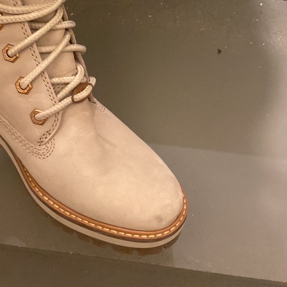 NEW! Timberland Women’s boot. - Picture 5 of 6